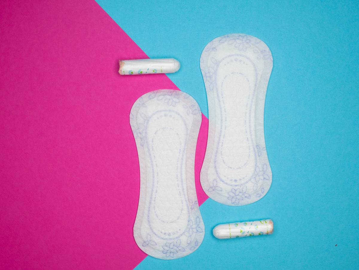 Step-by-step sewing process for scented hot pads to sew showing filler insertion and quilting pattern